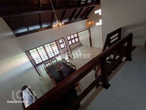 Image 8 - 1002981