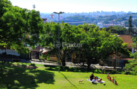 Image 4 - 1002988