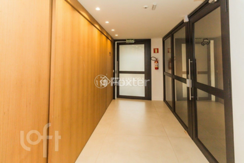 Image 33 - 1003040