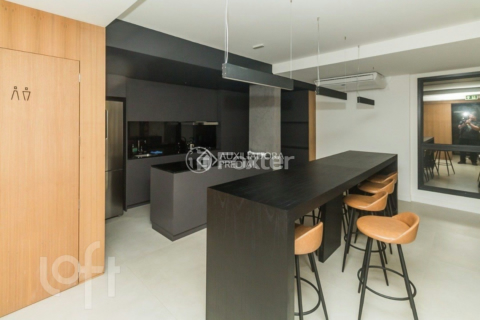 Image 32 - 1003040