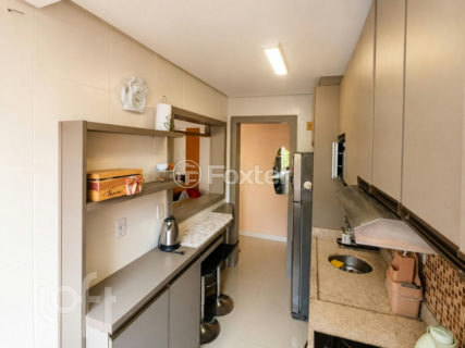 Image 5 - 1003045
