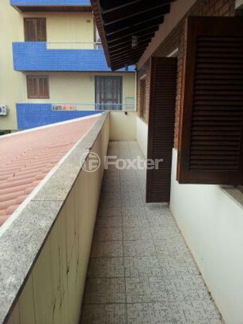 Image 27 - 100306