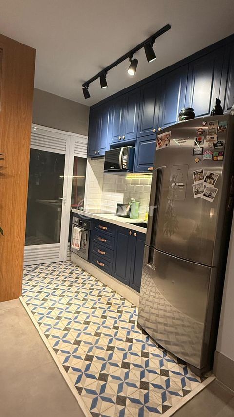 Image 15 - 1003087