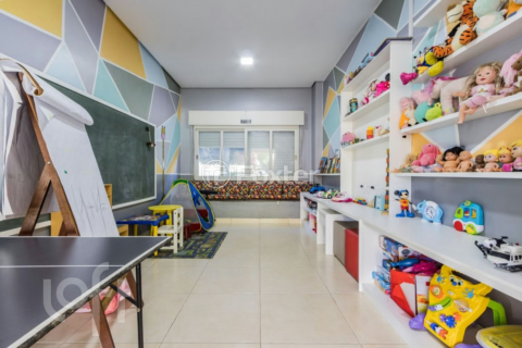 Image 35 - 1003157