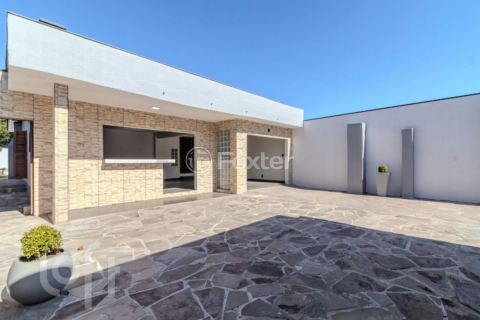 Image 31 - 1003252
