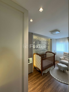 Image 7 - 1003255