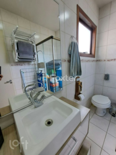 Image 21 - 1003301