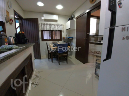 Image 4 - 1003379