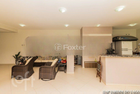 Image 29 - 1003385
