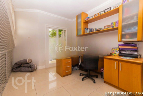 Image 21 - 1003385
