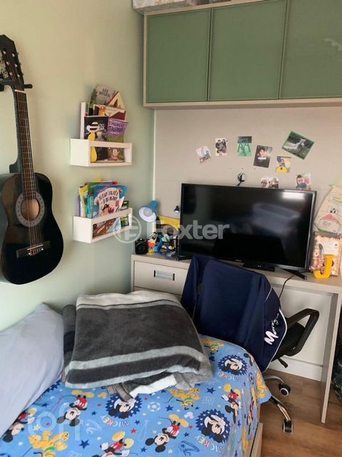 Image 17 - 1003425