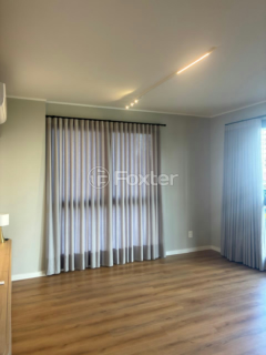 Image 4 - 1003426