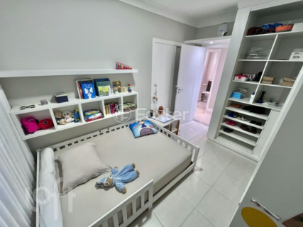 Image 33 - 1003535