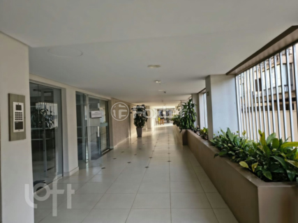 Image 47 - 1003604