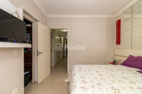 Image 17 - 1003633