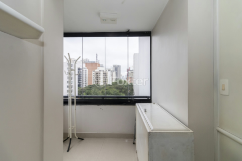 Image 9 - 1003633