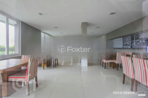 Image 34 - 1003656