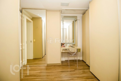 Image 38 - 1003711