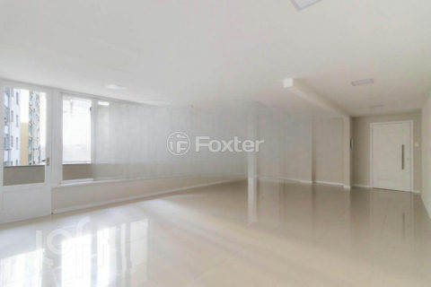 Image 29 - 1003744