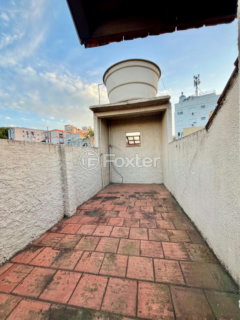 Image 32 - 1003756
