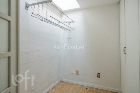 Image 37 - 1003799