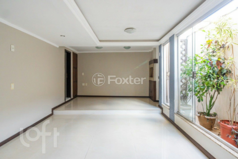 Image 28 - 1003799