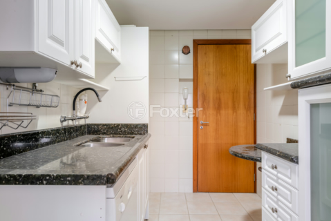 Image 32 - 1003984