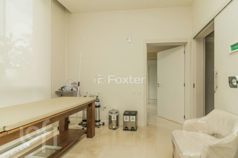 Image 35 - 1004008