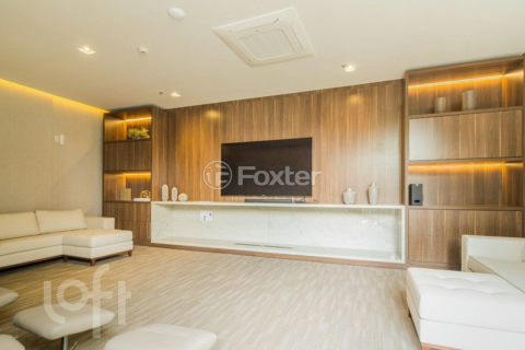 Image 21 - 1004008
