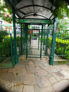 Image 12 - 1004028