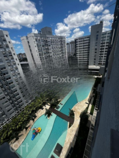 Image 19 - 1004049