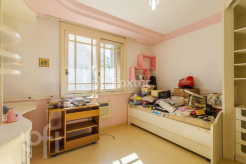 Image 38 - 1004063