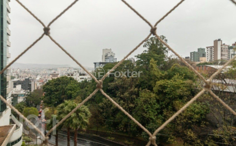 Image 6 - 1004085