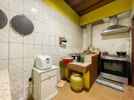 Image 31 - 1004158