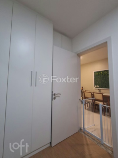 Image 8 - 1004161