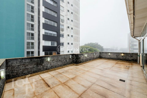 Image 24 - 1004161