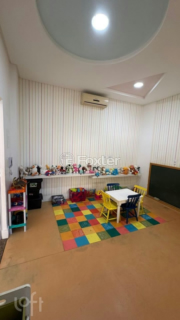 Image 61 - 1004162