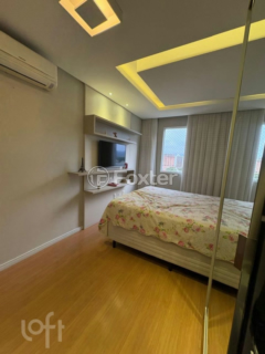 Image 35 - 1004162