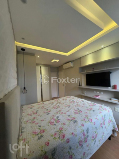 Image 34 - 1004162