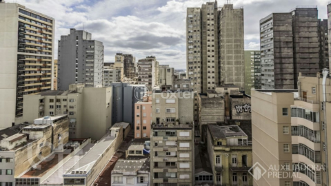 Image 23 - 1004165