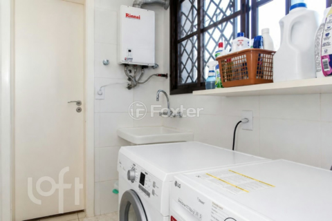 Image 37 - 1004209