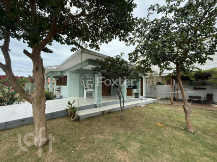 Image 11 - 1004213