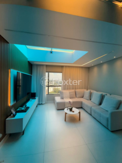 Image 2 - 1004290