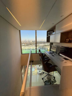 Image 33 - 1004290