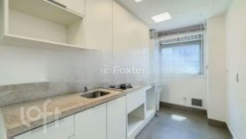 Image 3 - 1004300