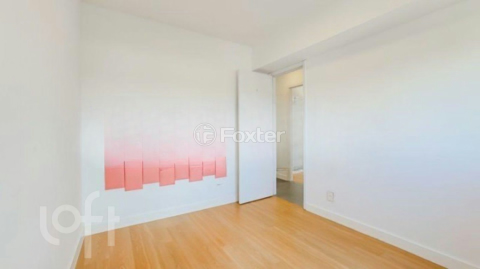 Image 31 - 1004300