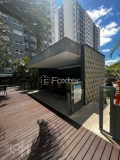 Image 42 - 1004300