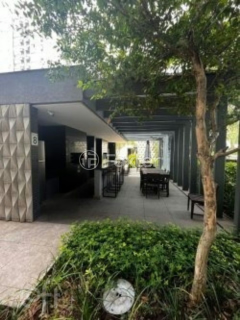 Image 38 - 1004300