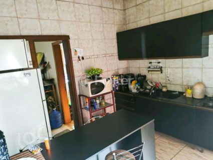 Image 20 - 1004328