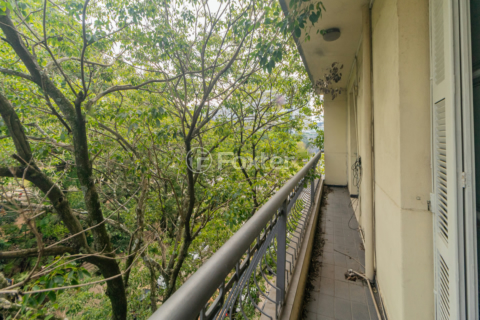 Image 42 - 1004351